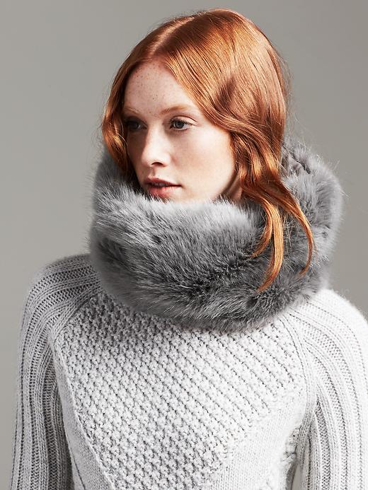Faux-Fur Neck Warmer Faux-Fur Neck Warmer