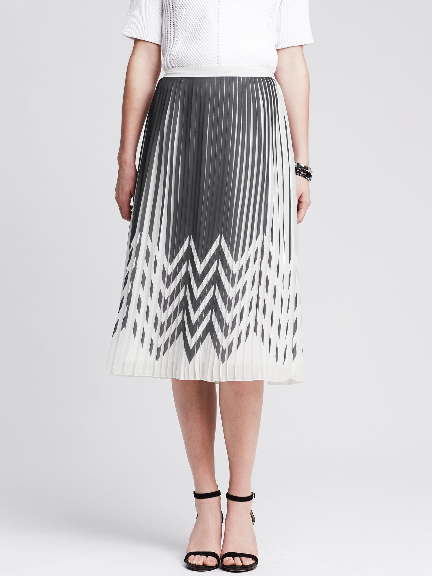 Zigzag Pleated Midi Skirt
