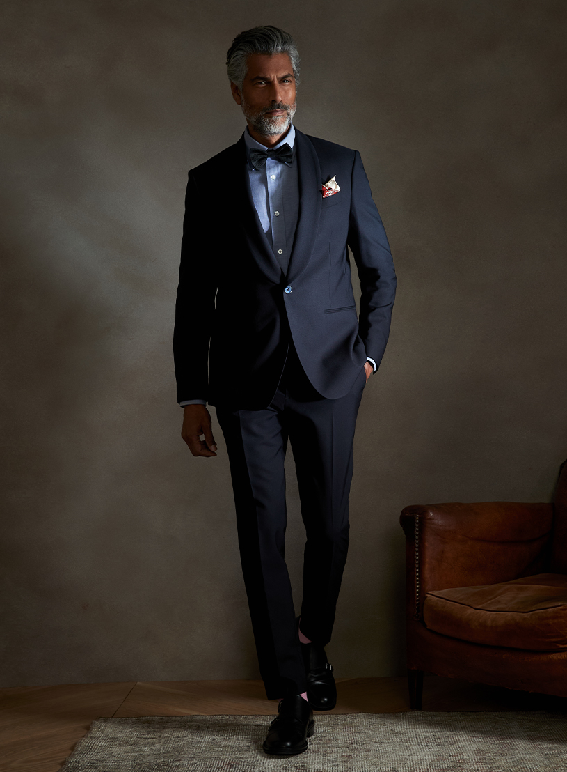 Discover the world of Banana Republic suiting. Impeccably tailored. Crafted for movement. Inspired by the sartorial traditions of Savile Row. It’s modern cuts with the artful ease of Italian Sprezzatura style. With mindfully sourced fabrics and more inclusive fits so the possibilities are endless.