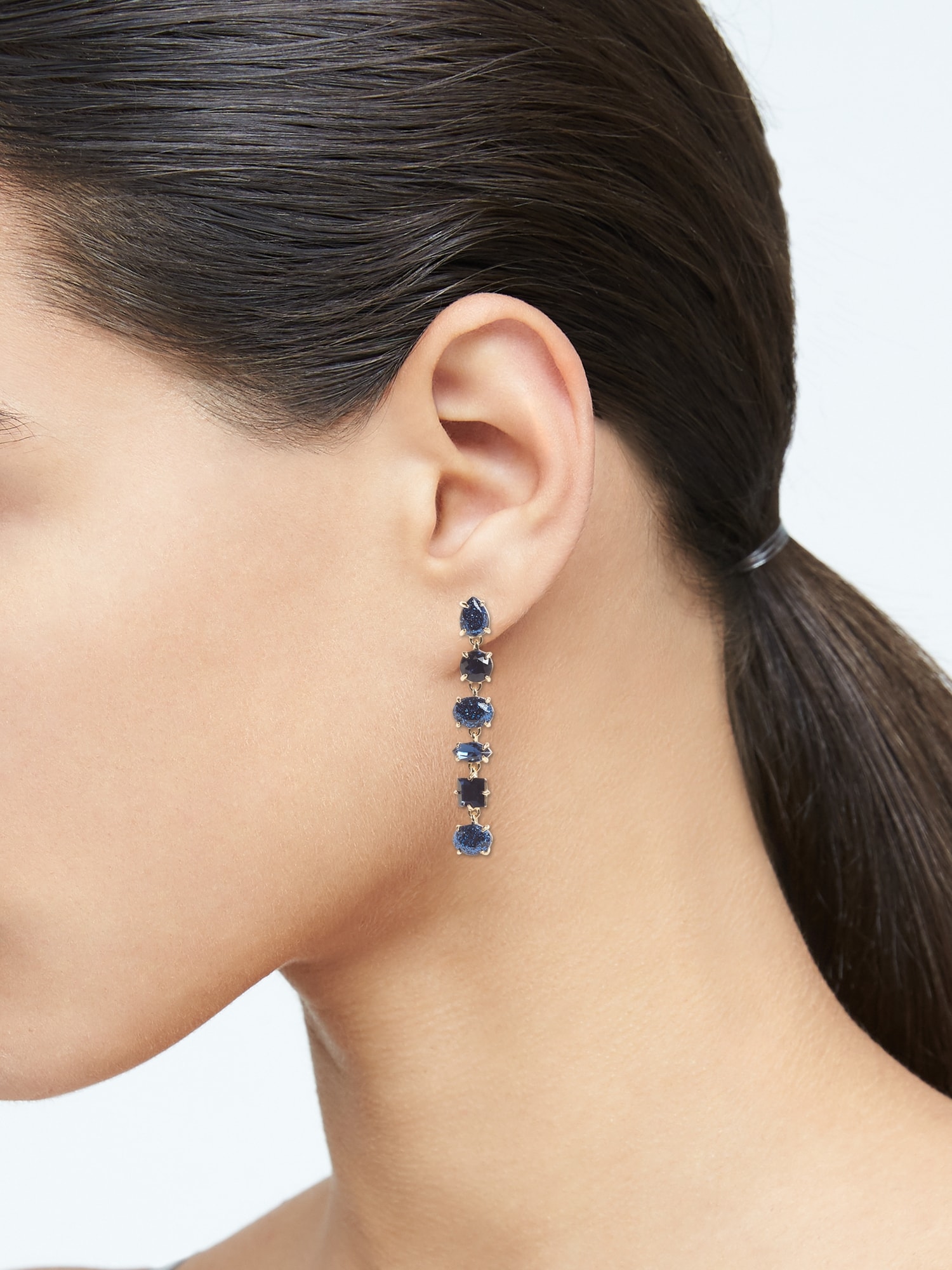 Boucles d'oreilles linéaires à pierre bleue