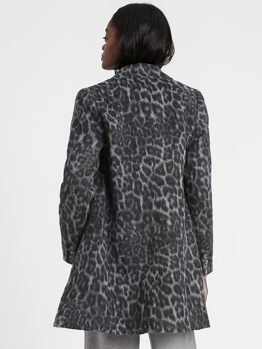 Manteau à motif léopard, Petite