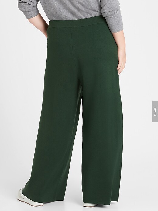 Banana Republic Factory Store Solid Green Active Pants Size S - 70% off