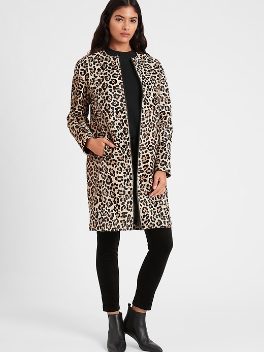 L'image numéro 1 présente Manteau de cuir de veau à motif léopard Heritage