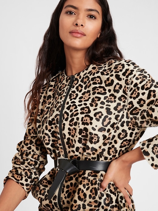 L'image numéro 3 présente Manteau de cuir de veau à motif léopard Heritage