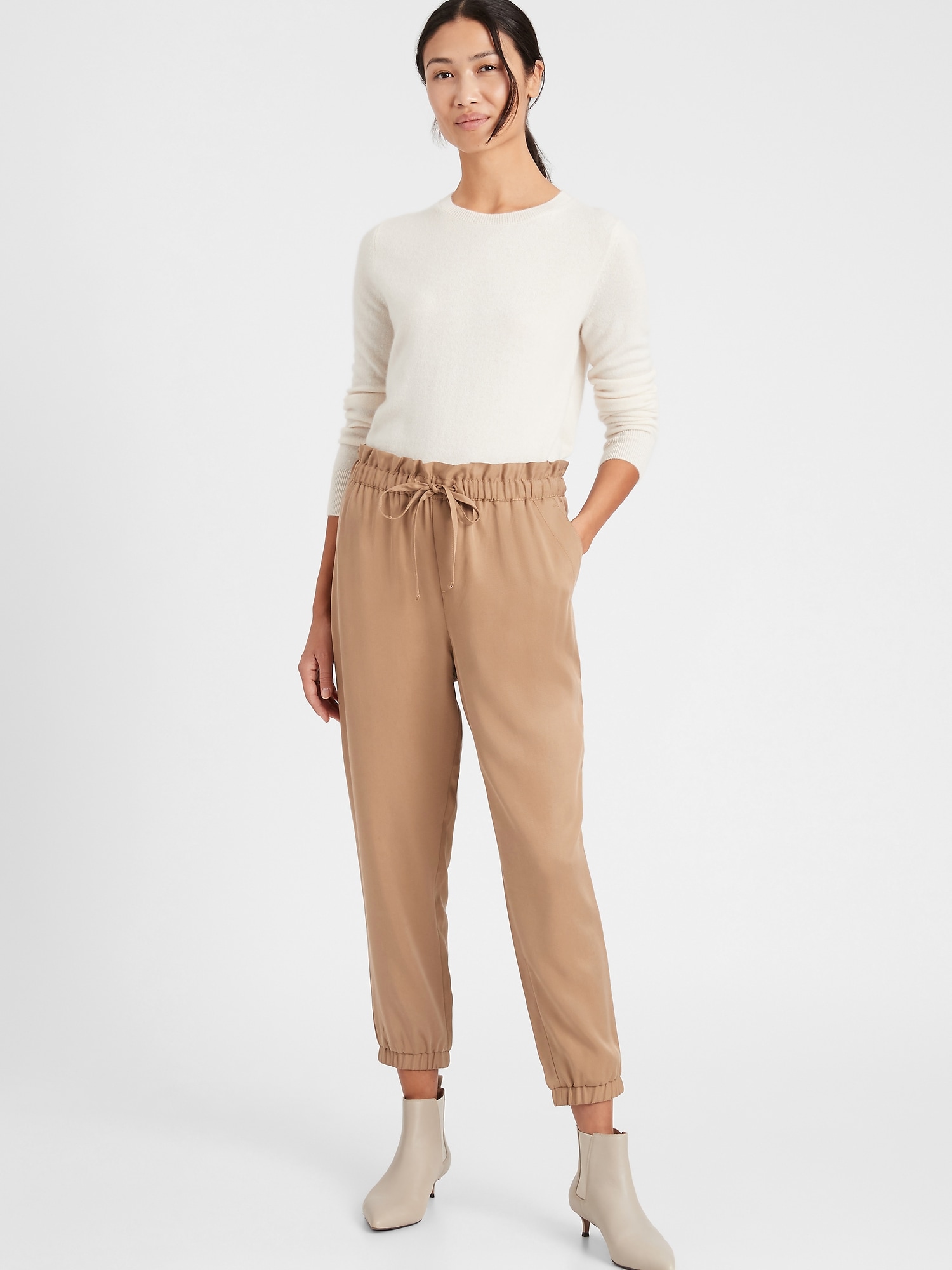 Latte Afternoon Joggers In Beige