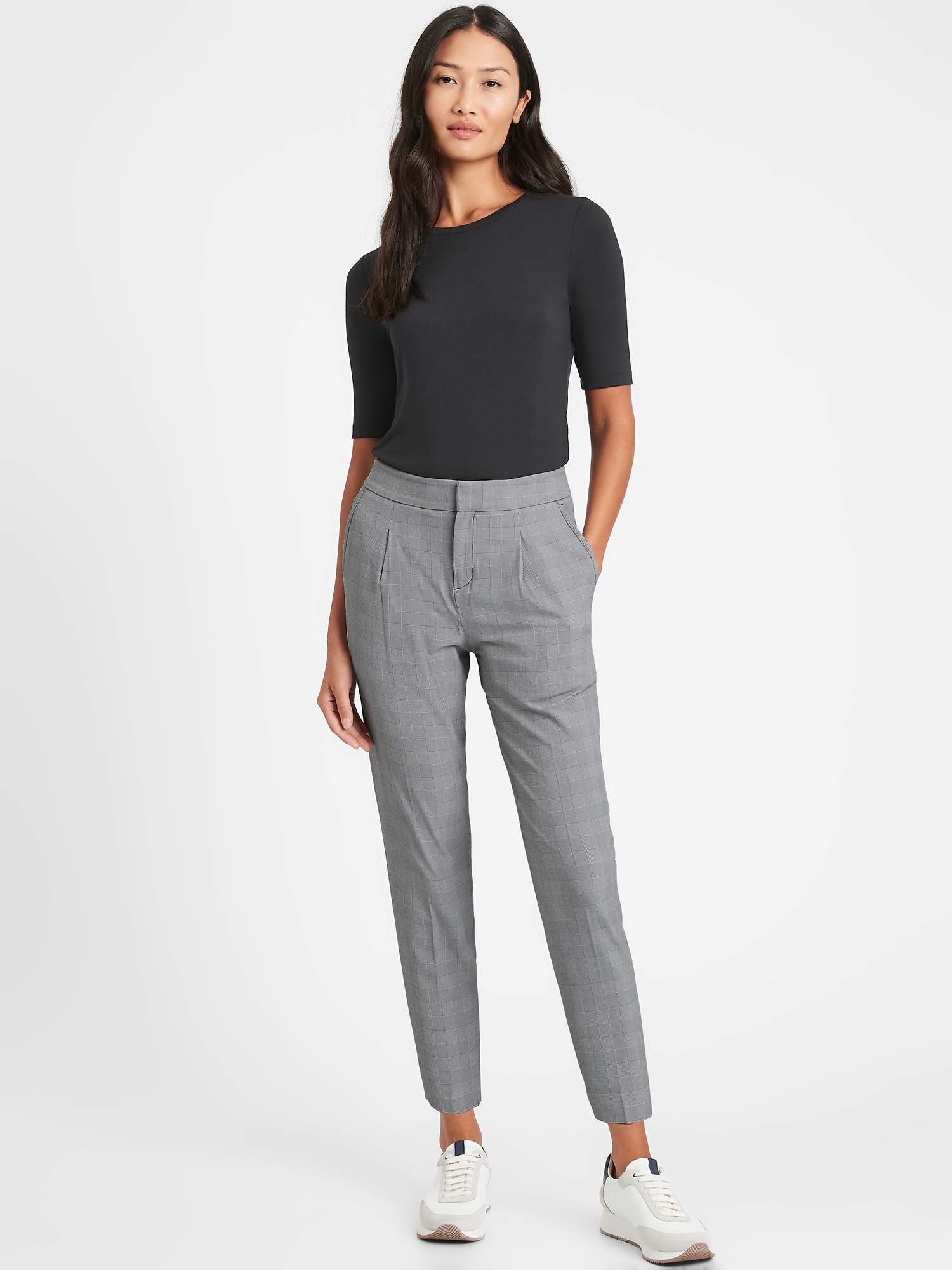 Petite High-Rise Tapered Performance Stretch Pant