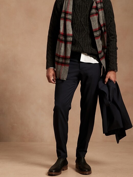 L'image numéro 1 présente Pantalon en laine, coupe étroite
