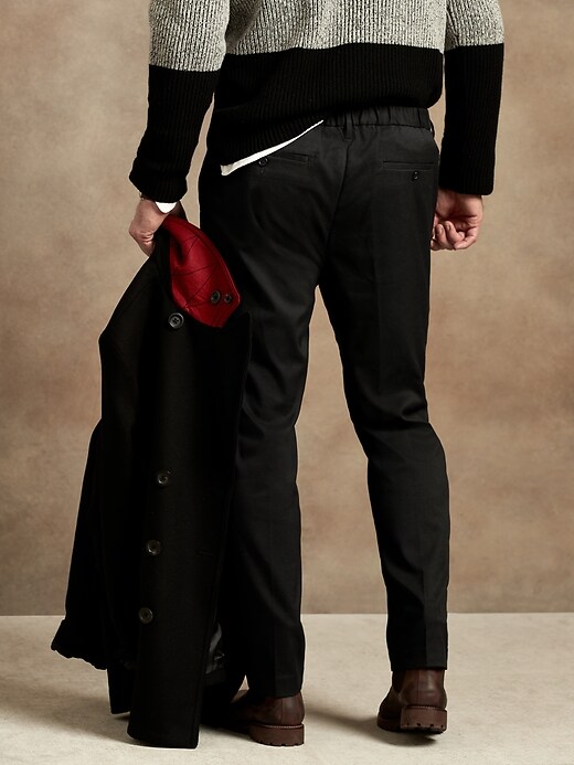 L'image numéro 4 présente Pantalon Performance, coupe étroite, à taille élastique