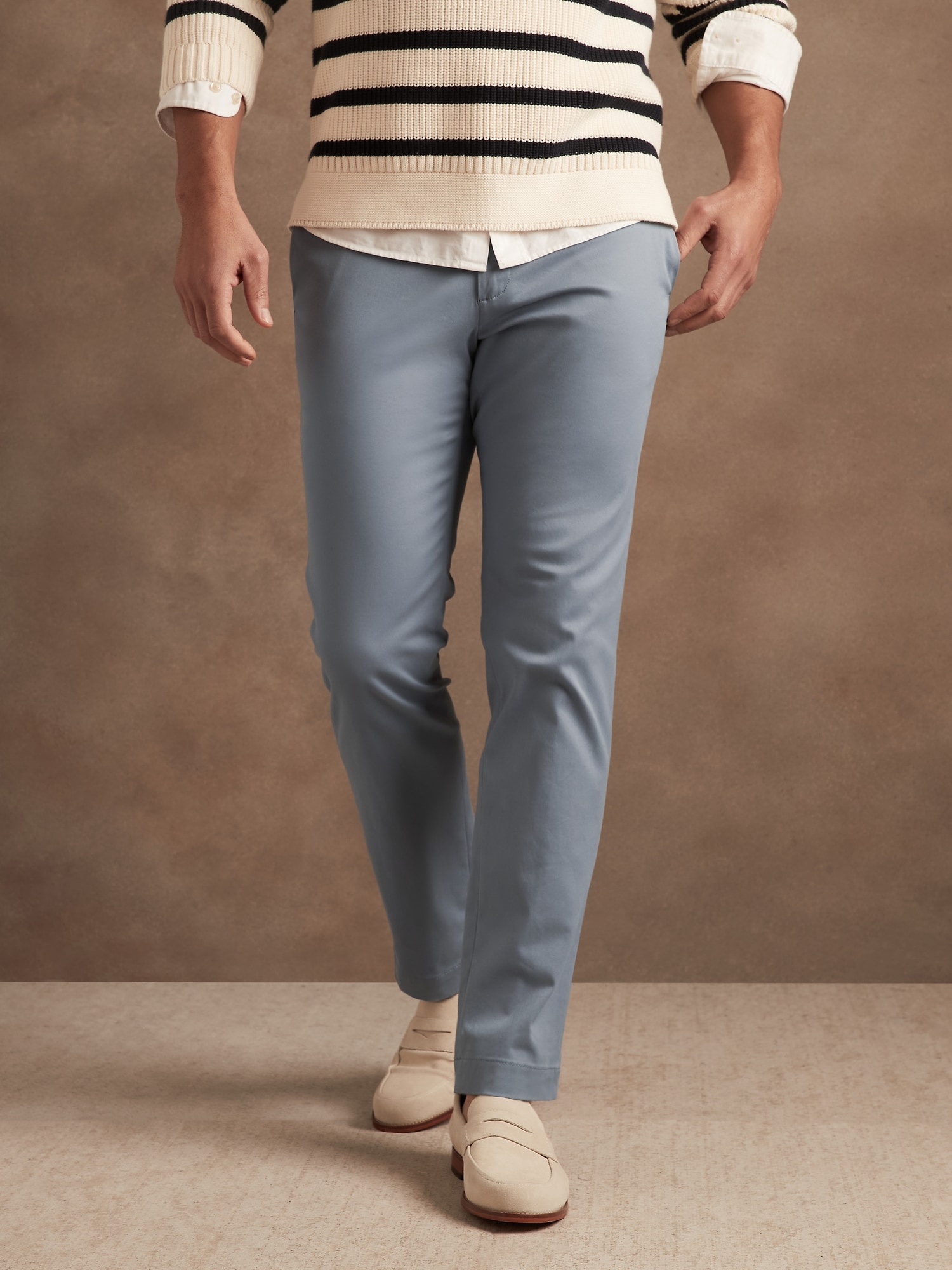 Banana Republic Slim Rapid Movement Chino gray. 1