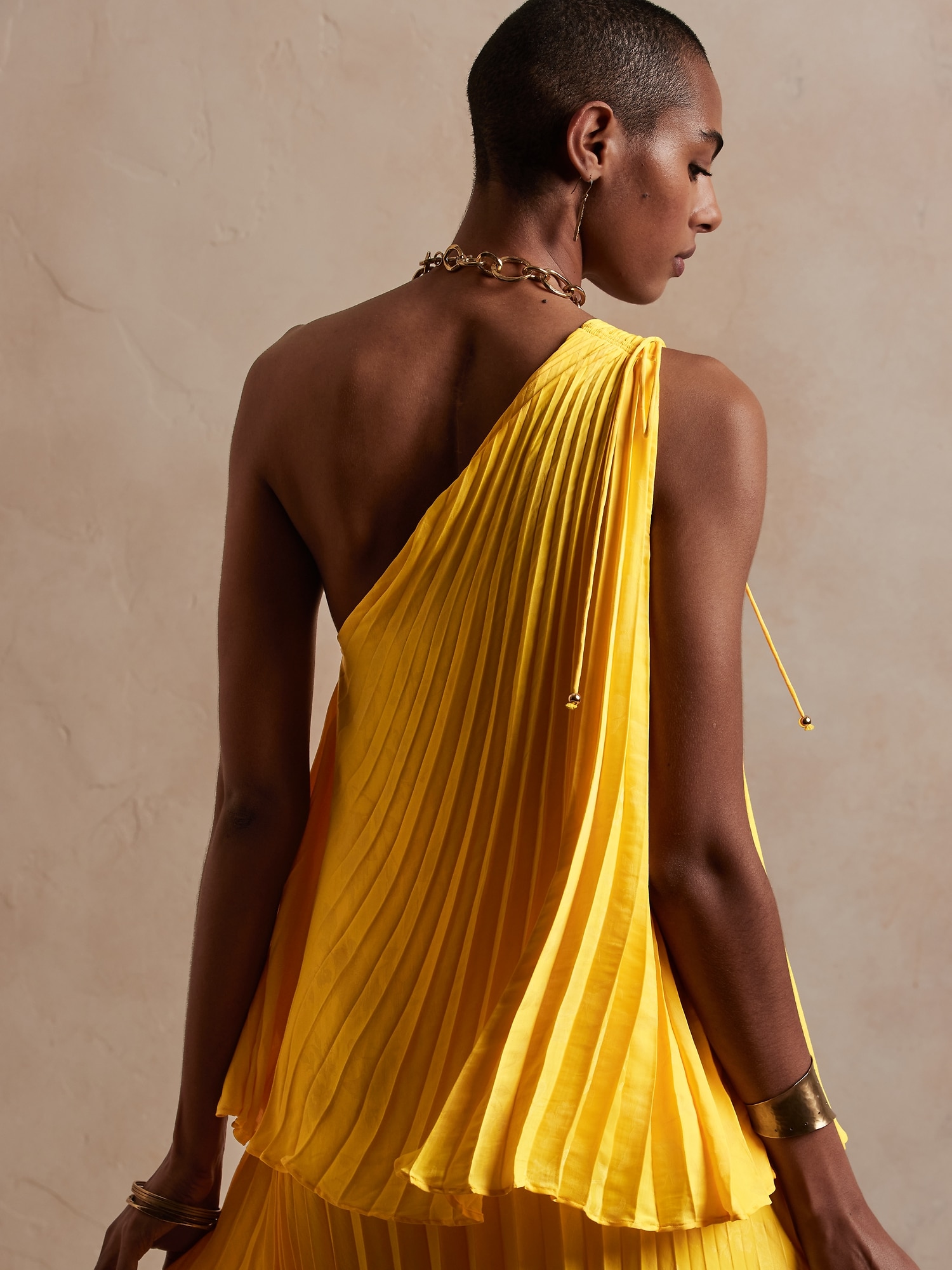 Radiant One-Shoulder Top | Banana Republic