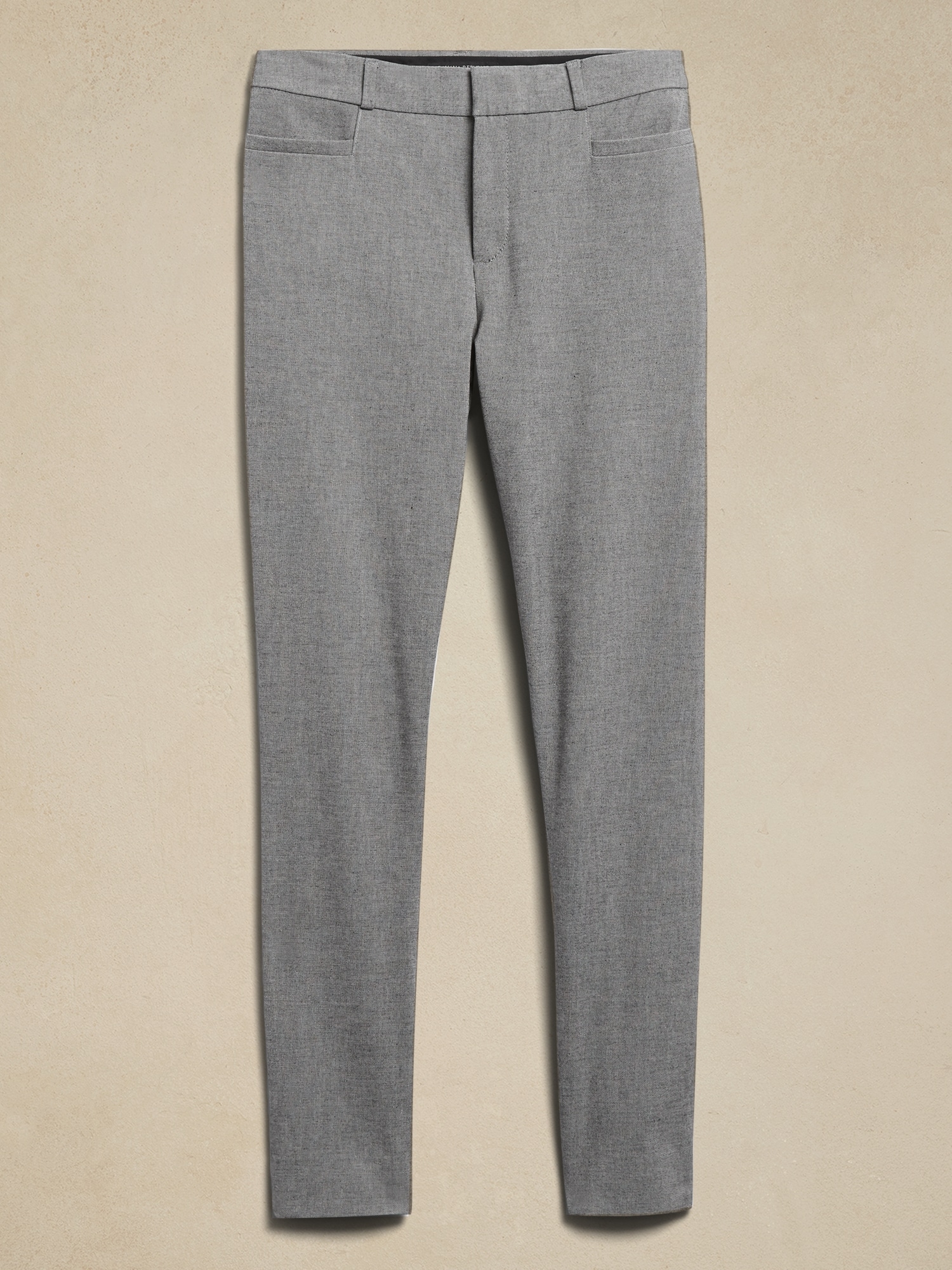 NWT - BANANA REPUBLIC black The Sloan Fit Low-Rise Stretch Pants - 12P –  CommunityWorx Thrift Online