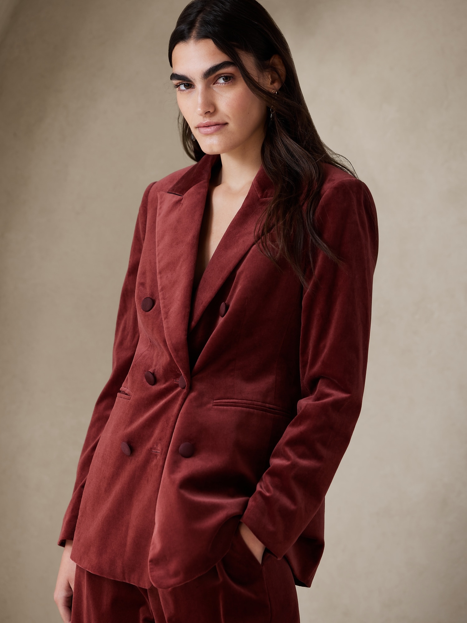 Banana Republic Veluro Oversized Velvet Blazer red. 1