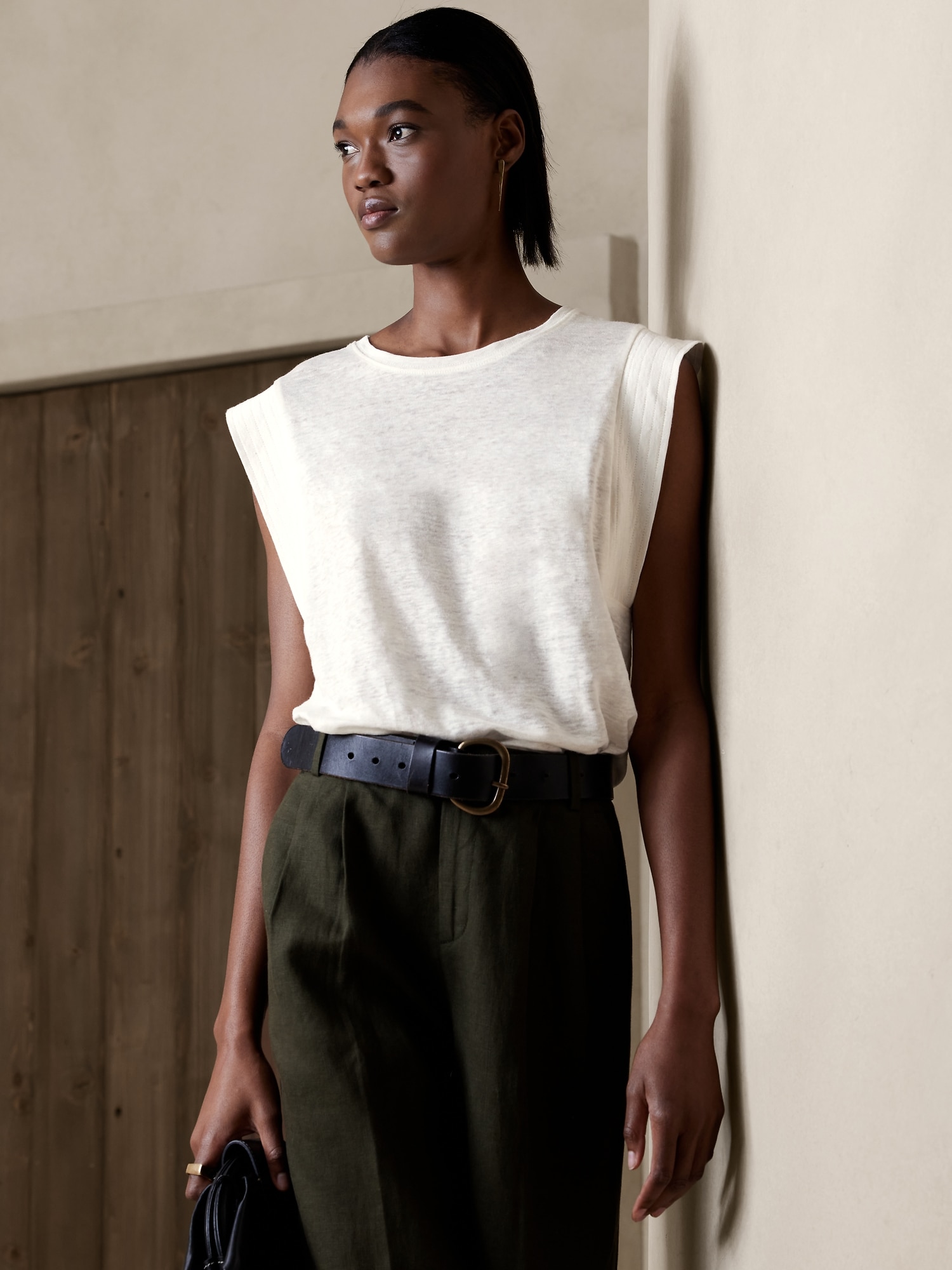 Linen Sharp-Shoulder T-Shirt