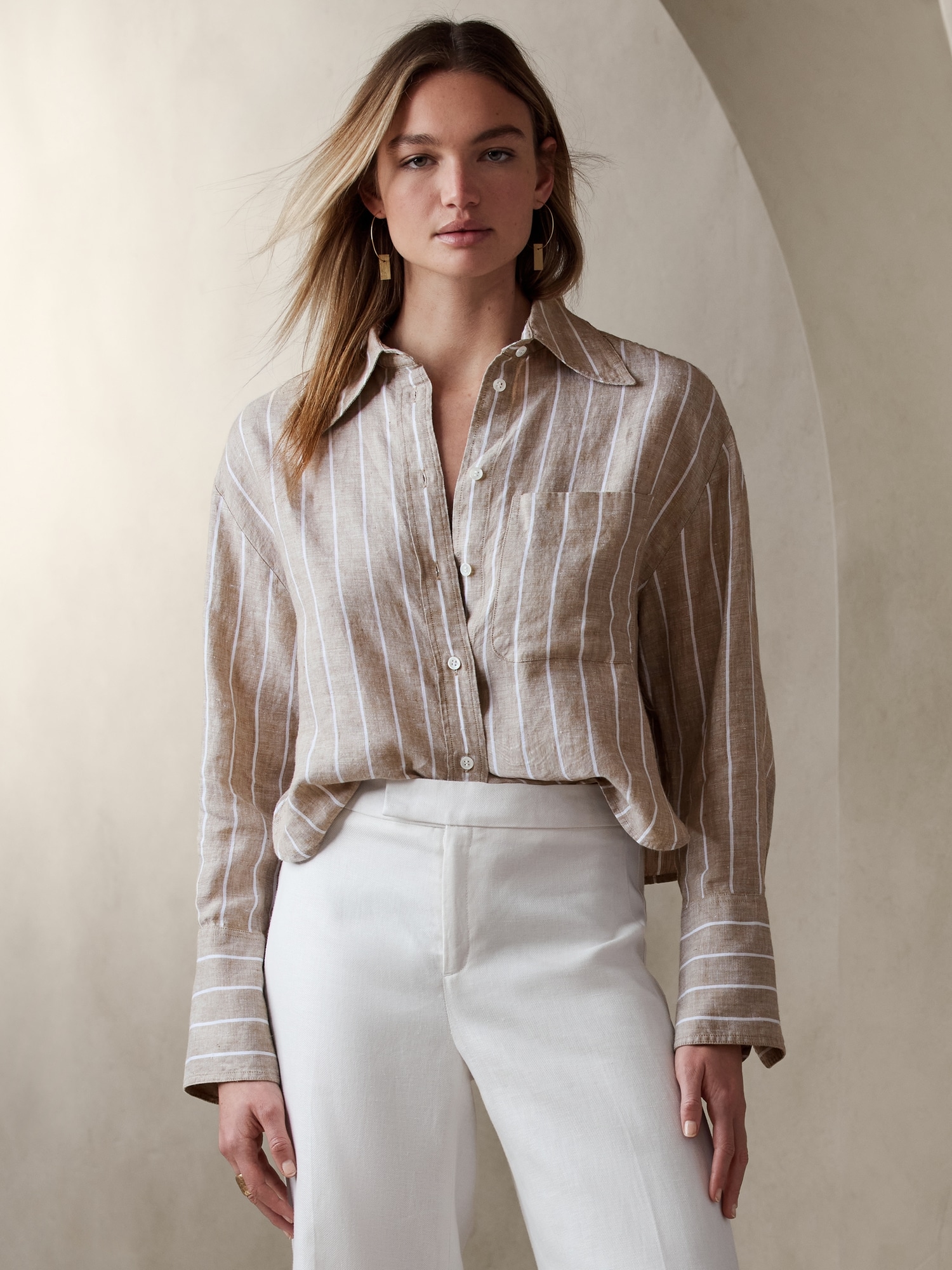 Banana Republic The Boxy Cropped Linen Shirt multi. 1