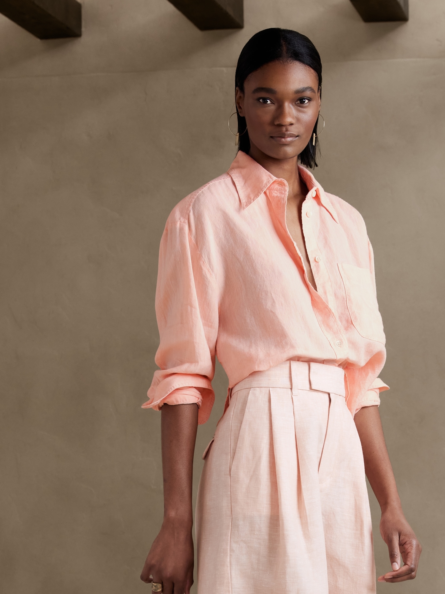 Banana Republic The Boxy Cropped Linen Shirt pink. 1