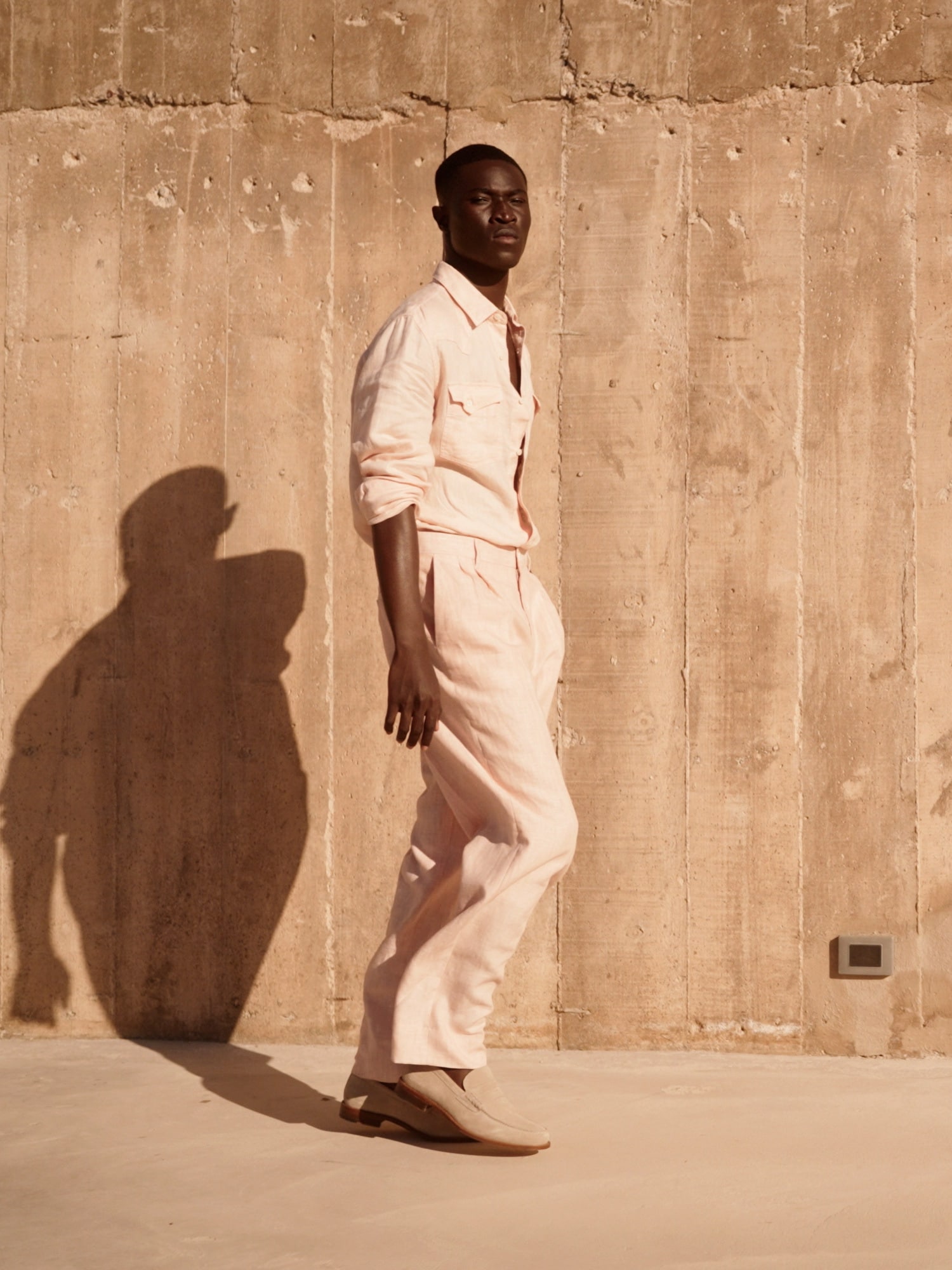 L'image numéro 2 présente Pantalon de tailleur en lin Nolan