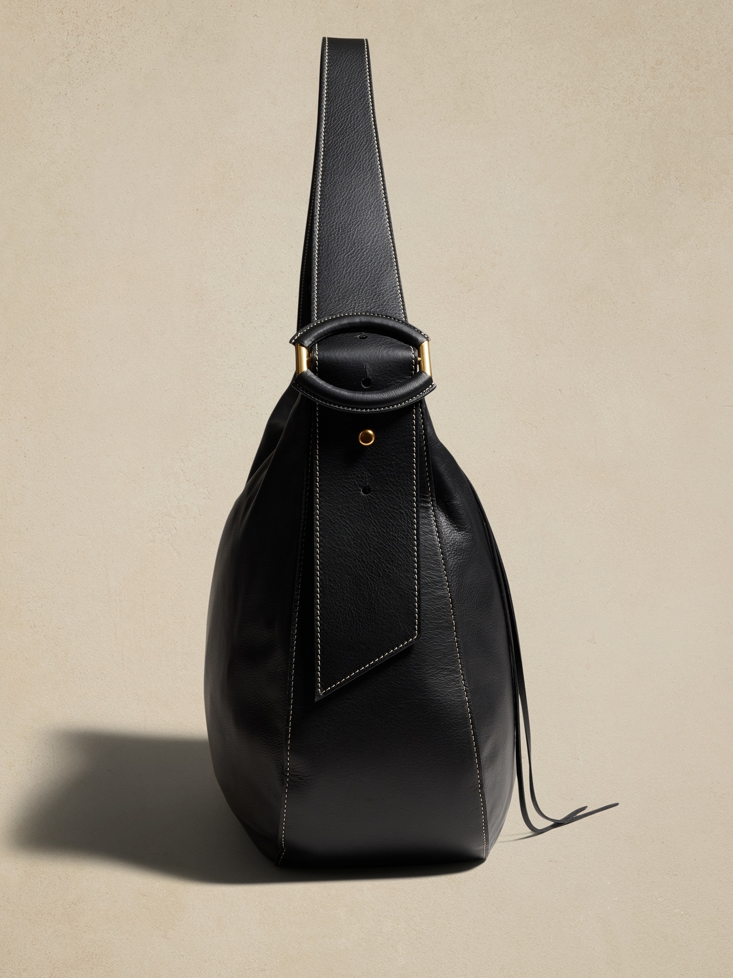 Oversized Ravello Leather Shoulder Bag | Banana Republic