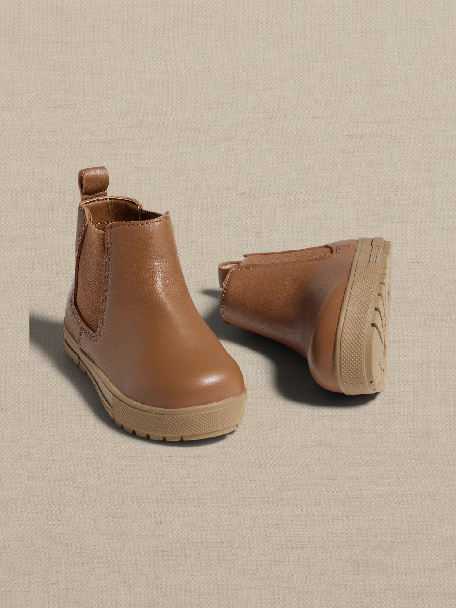 Boys tan 2024 chelsea boots