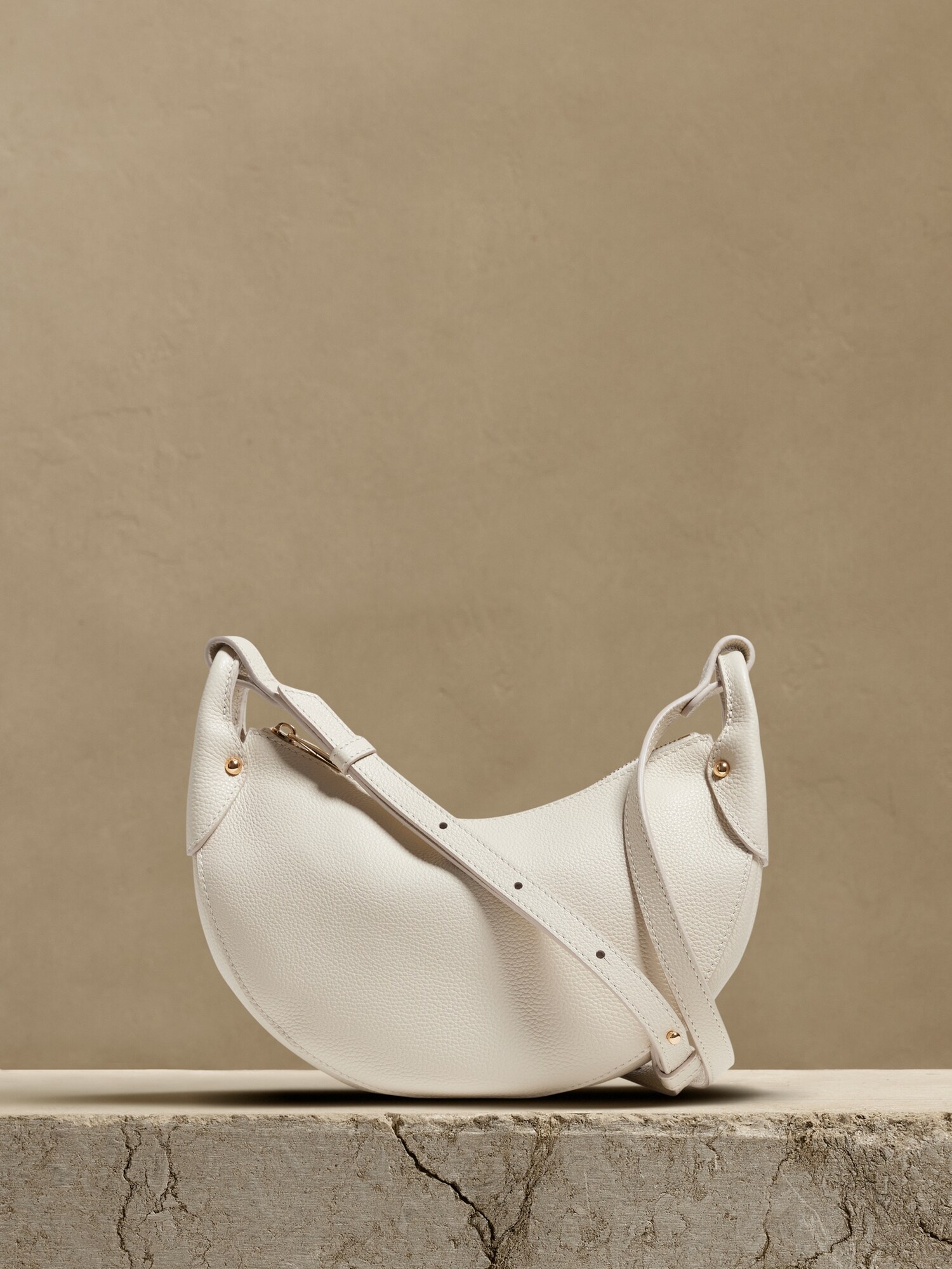 Vida Half-Moon Shoulder Bag | Banana Republic