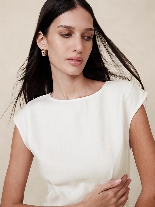 lina linen midi dress banana republic LiveinLinen in the Lina Linen Midi Dress this season