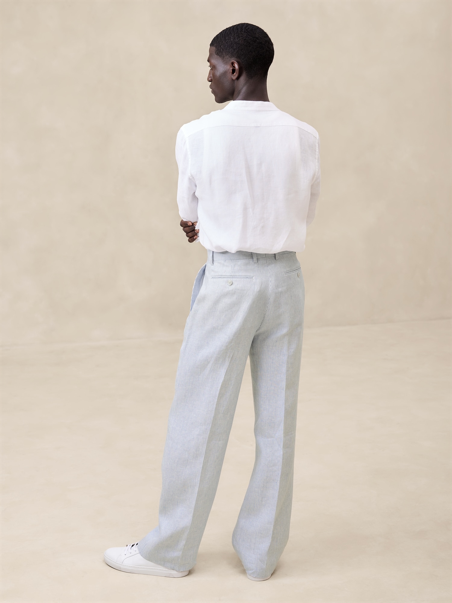 Pantalon droits à plis en lin