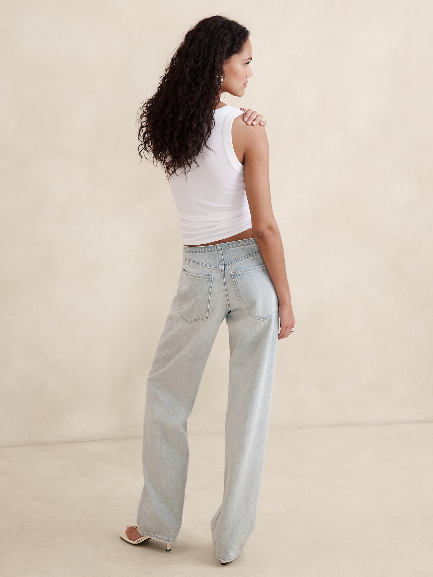 Low-Rise Straight Summerweight Jean