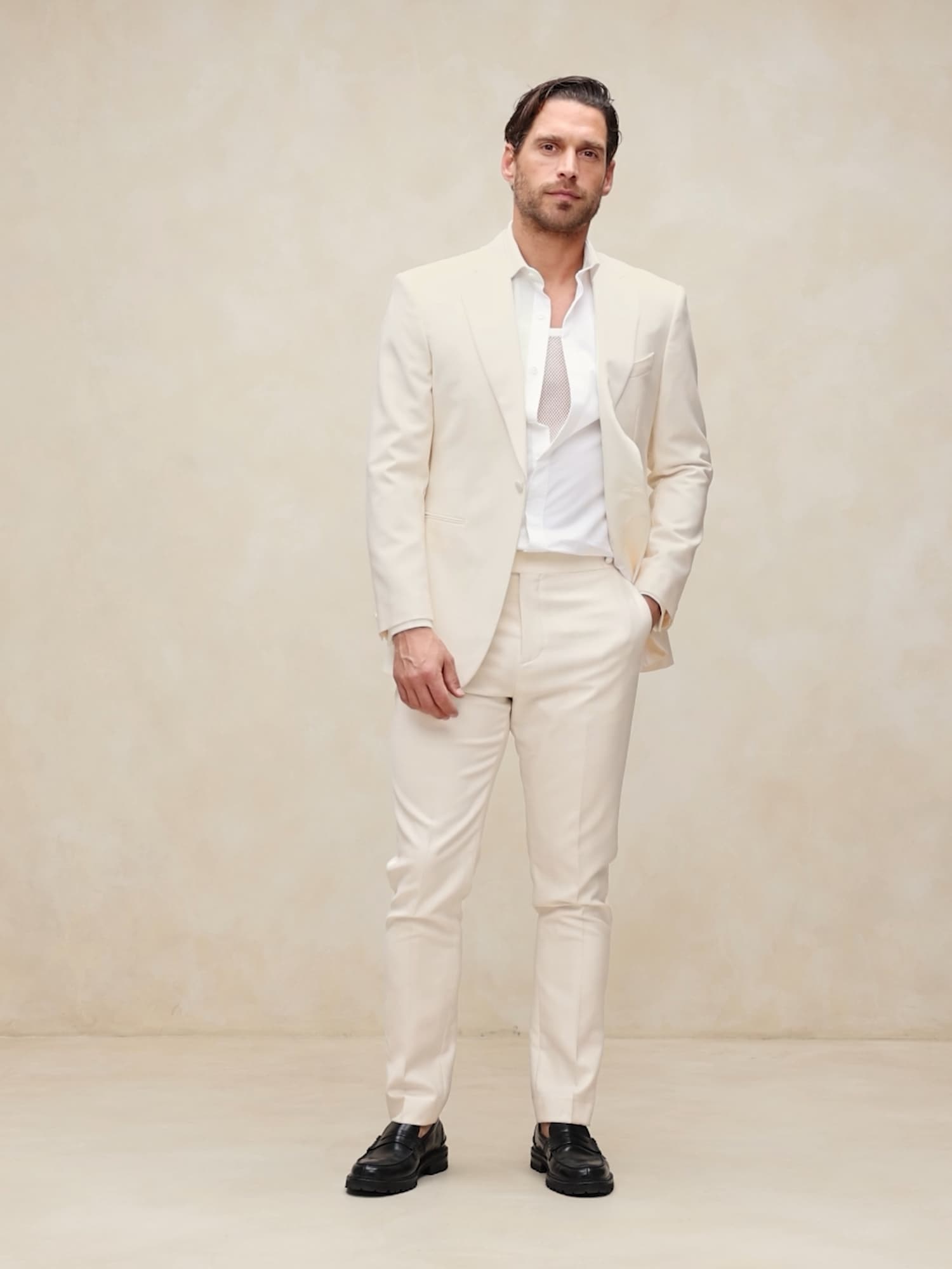 L'image numéro 2 présente Pantalon de smoking en laine italienne