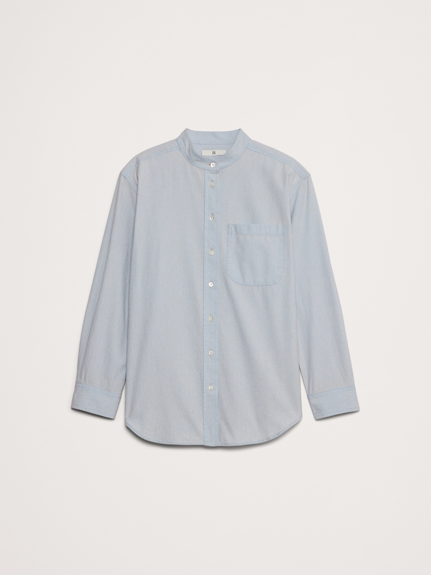 La chemise surdimensionnée en denim à col à bande