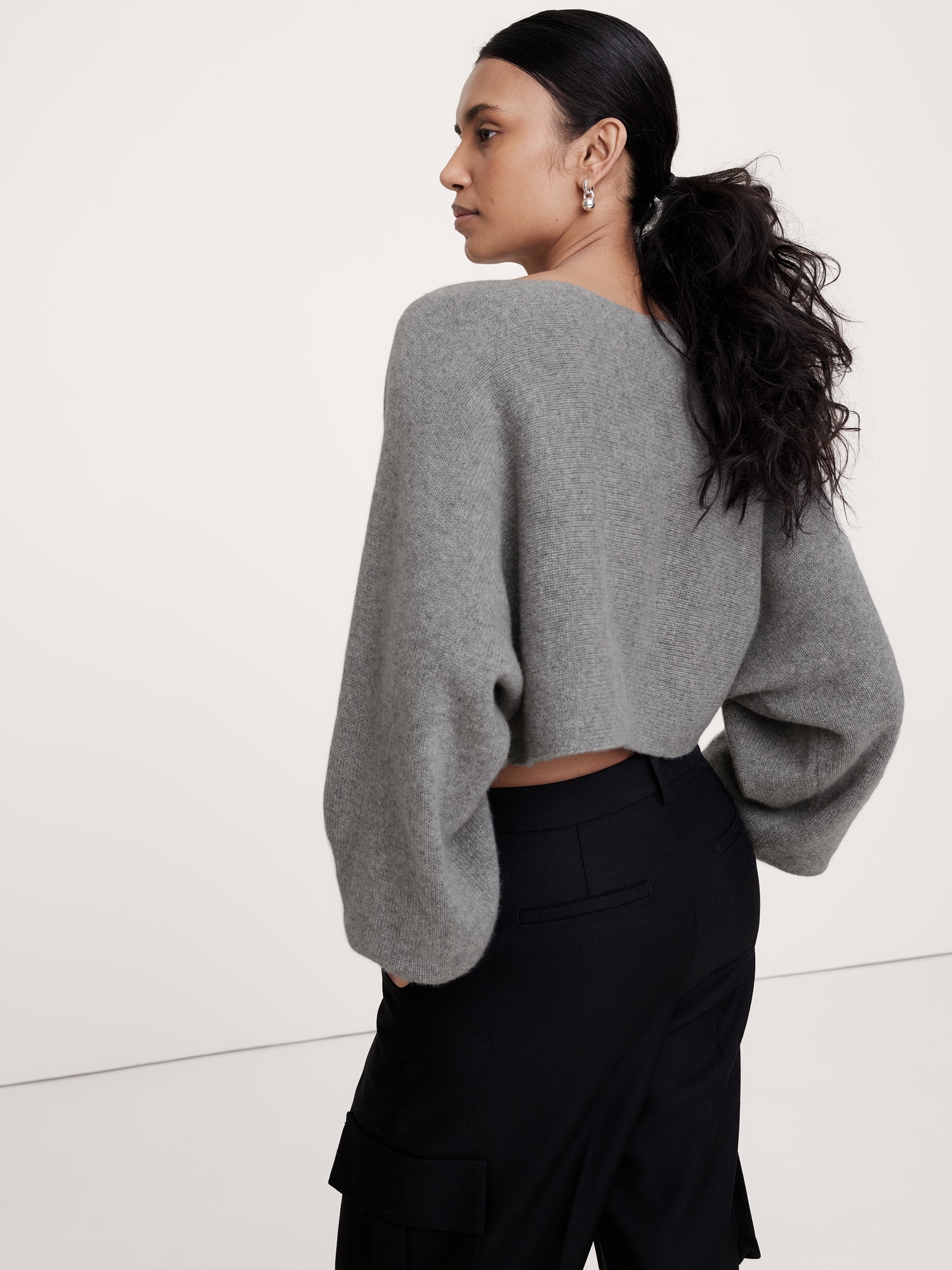 Midweight Cashmere Cropped Sweater