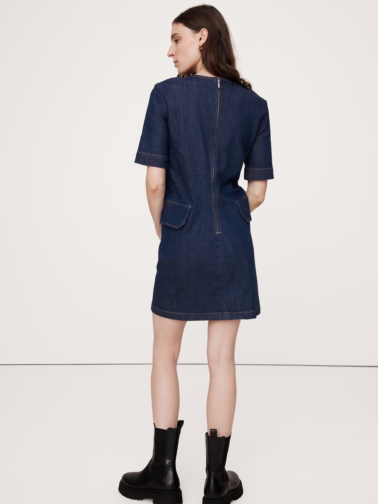 Robe courte utilitaire en denim