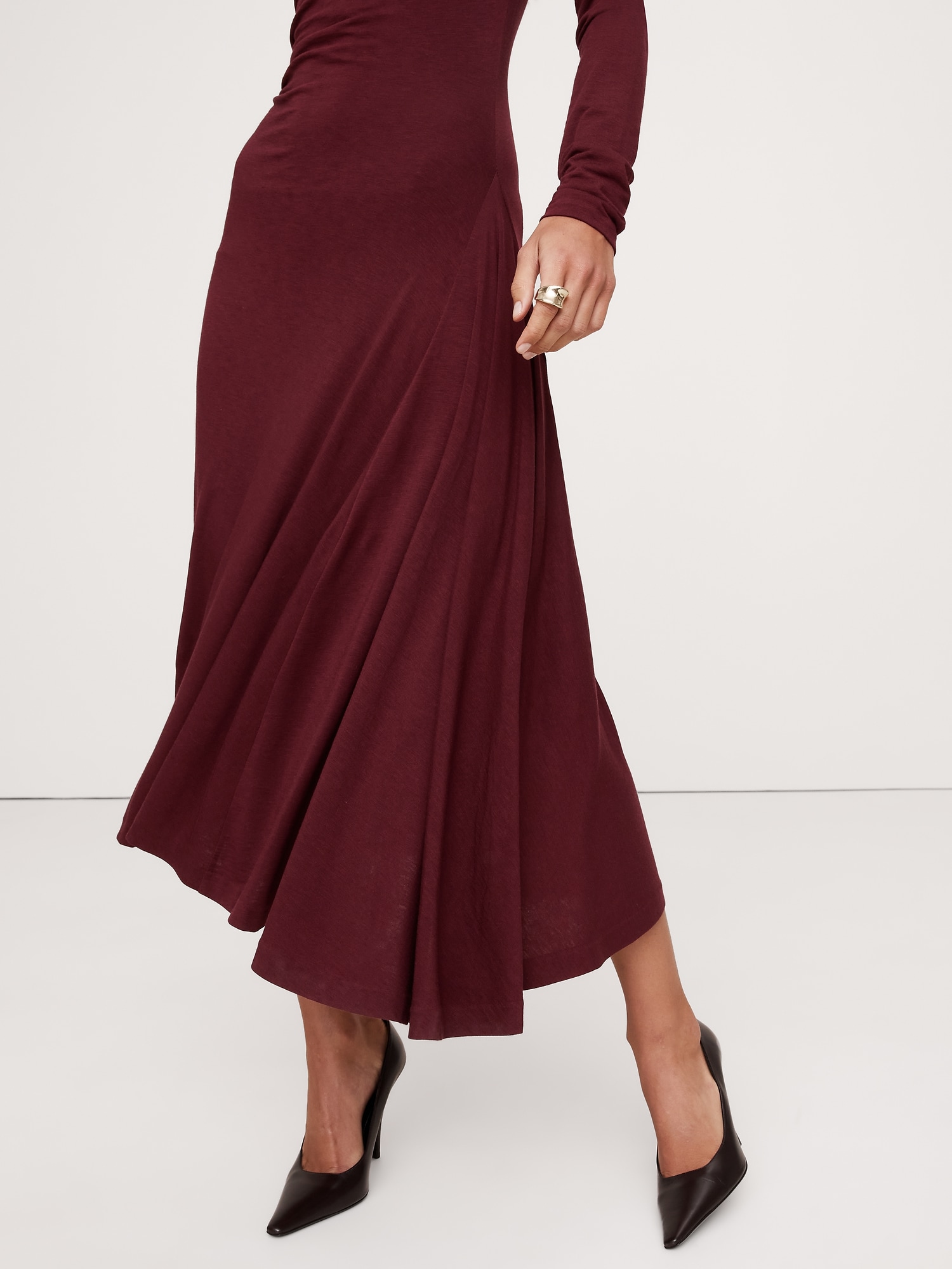 Robe mi-longue asymétrique en mélange de laine