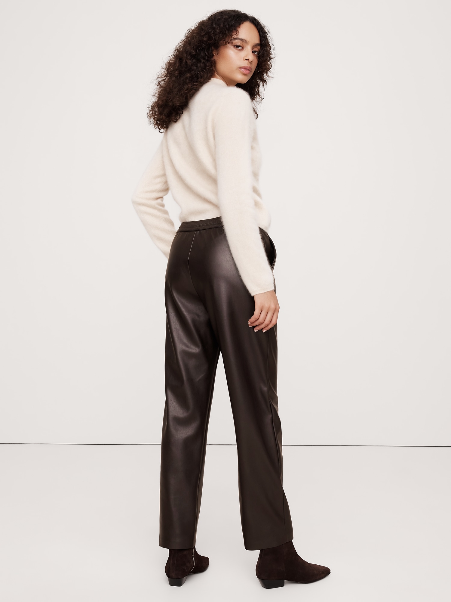 Pantalon étroit à taille mi-basse extensible en cuir végane