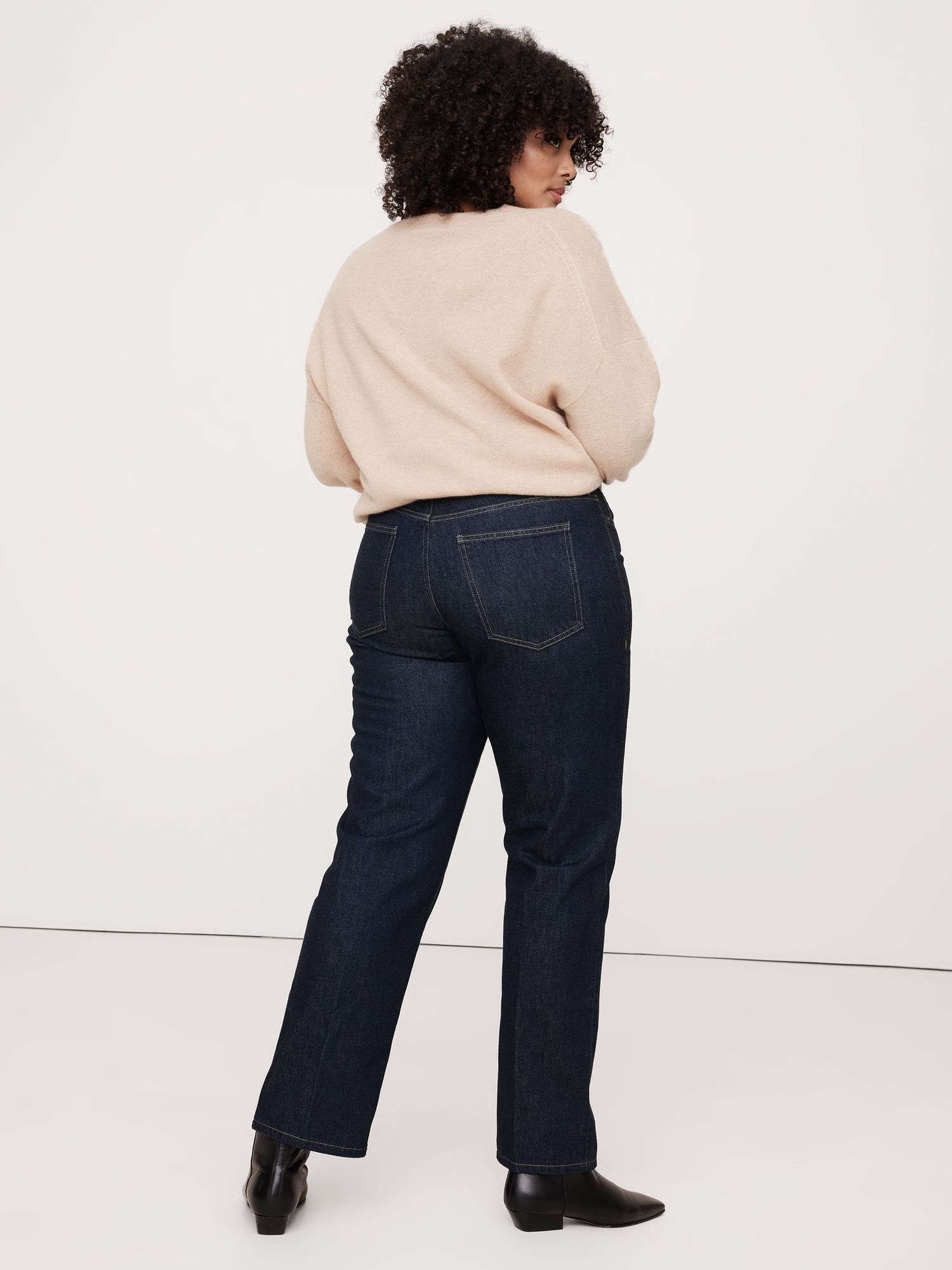 Mid-Rise Rigid Straight Jean