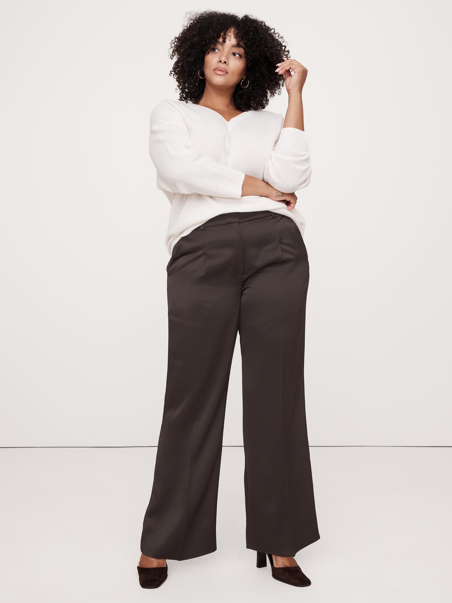 Pantalon en satin italien à jambe large et à taille haute