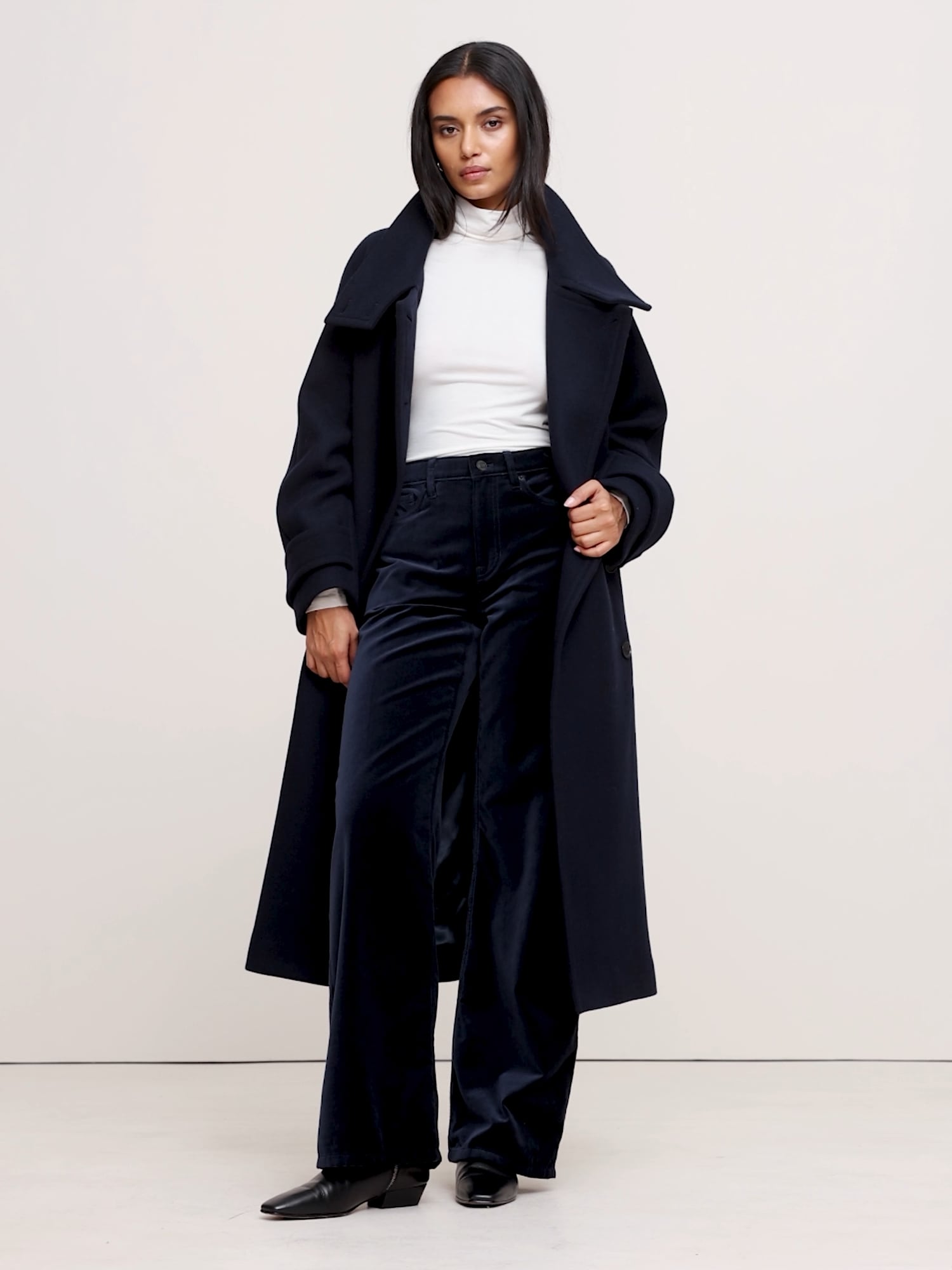 Image number 2 showing, The Icon Classic Wide-Leg Velvet Pant