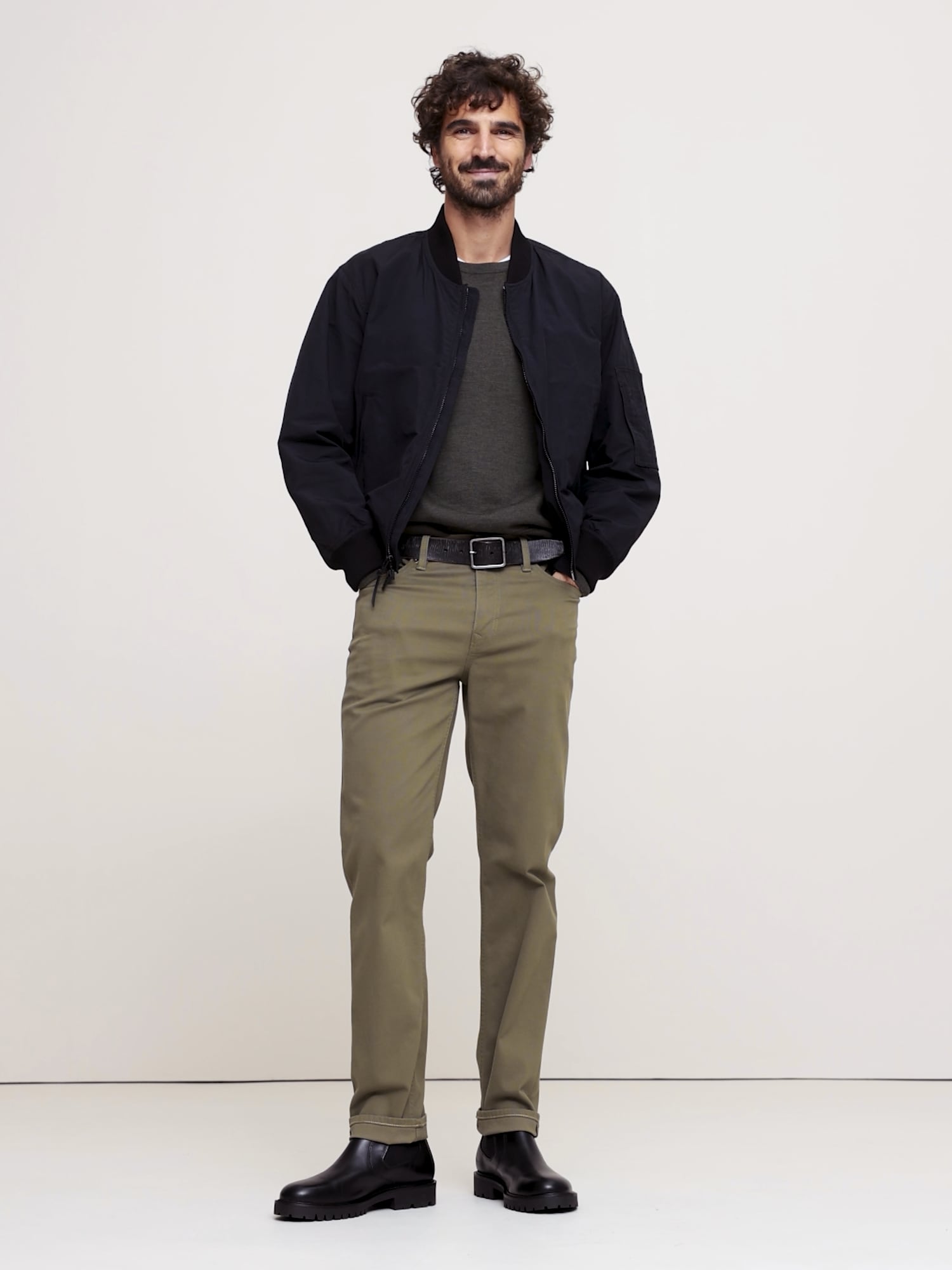 L'image numéro 2 présente Pantalon Voyageur étroit