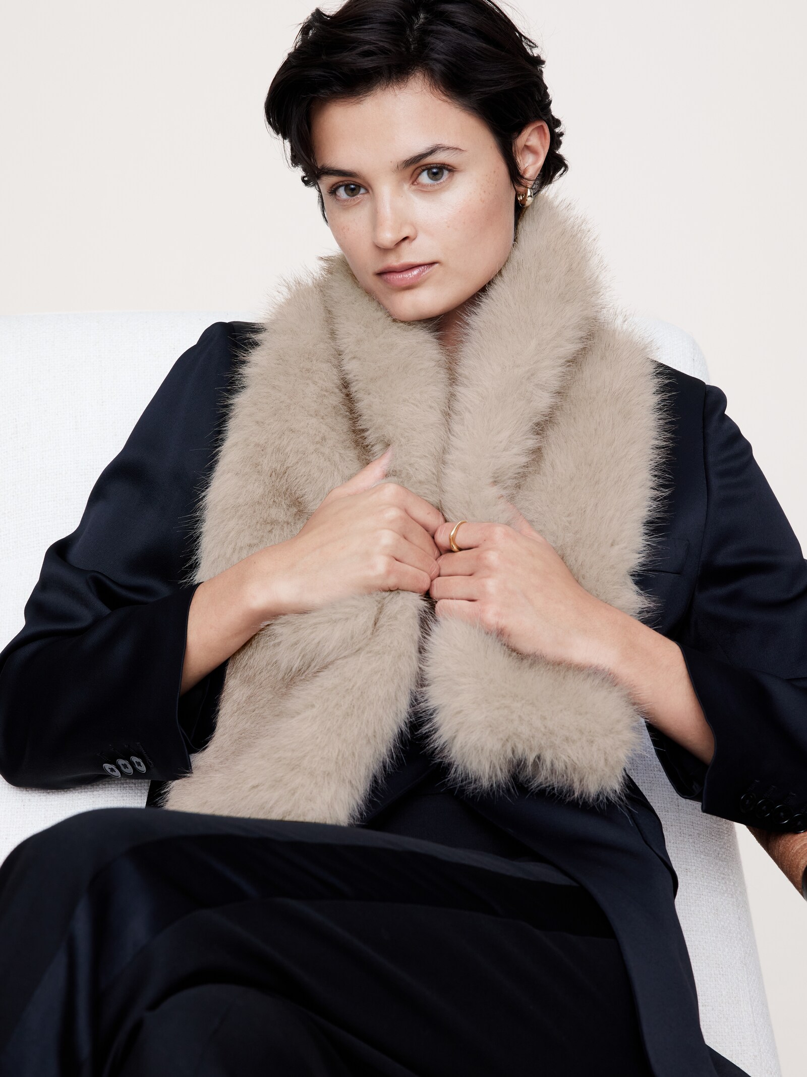UGG FAUX FUR PULL THROUGH SCARF ホワイト UGG Womens Faux Fur Pull Through Scarf, Nimbus, One Size