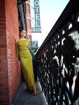 ワンピース Salvatore Ferragamo Bottle Green Stretch Jersey Dress Ferragamo Monogram Silk Dress | Green | FARFETCH CA