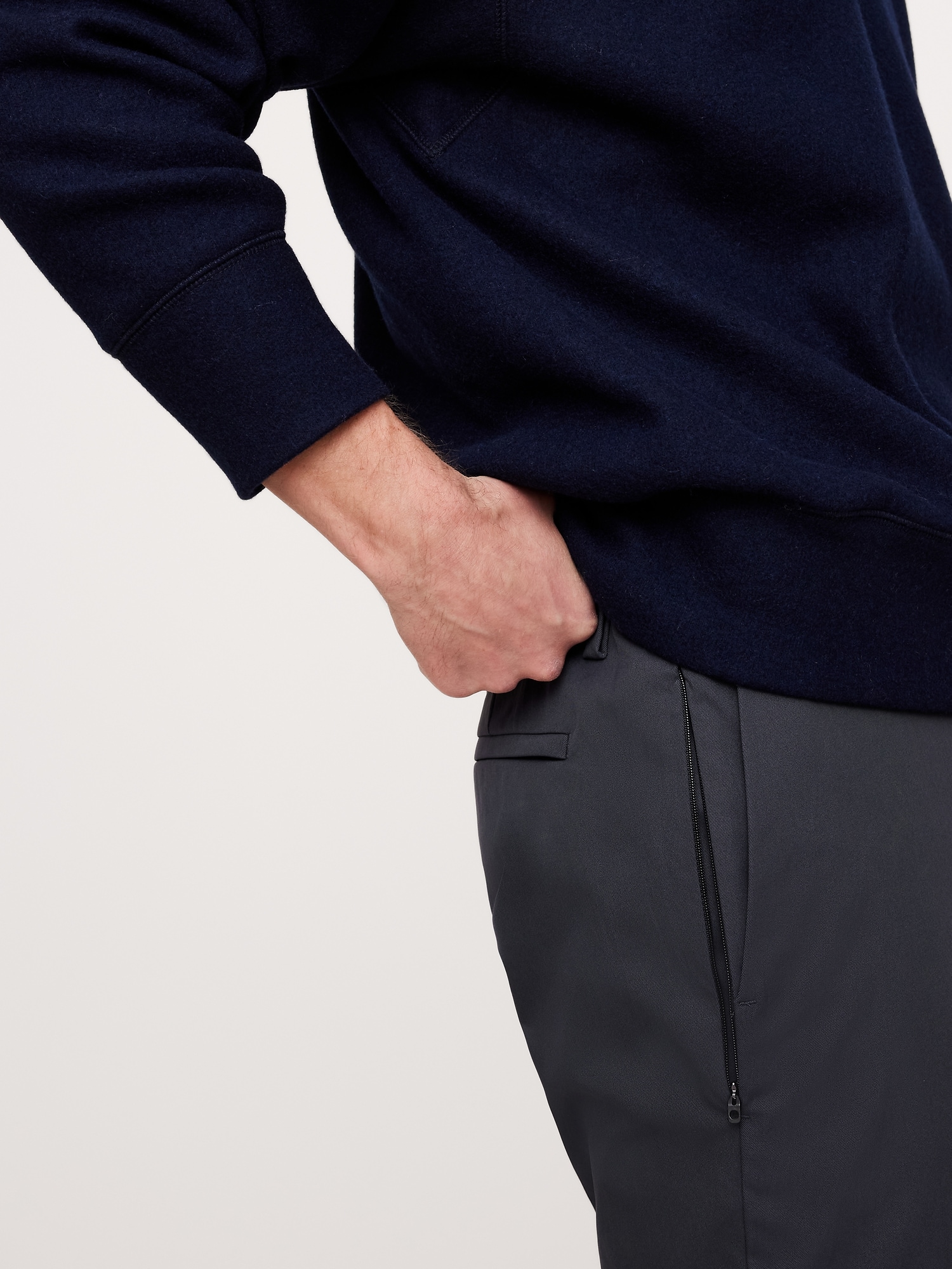 L'image numéro 6 présente Pantalon Performance athlétique étroit