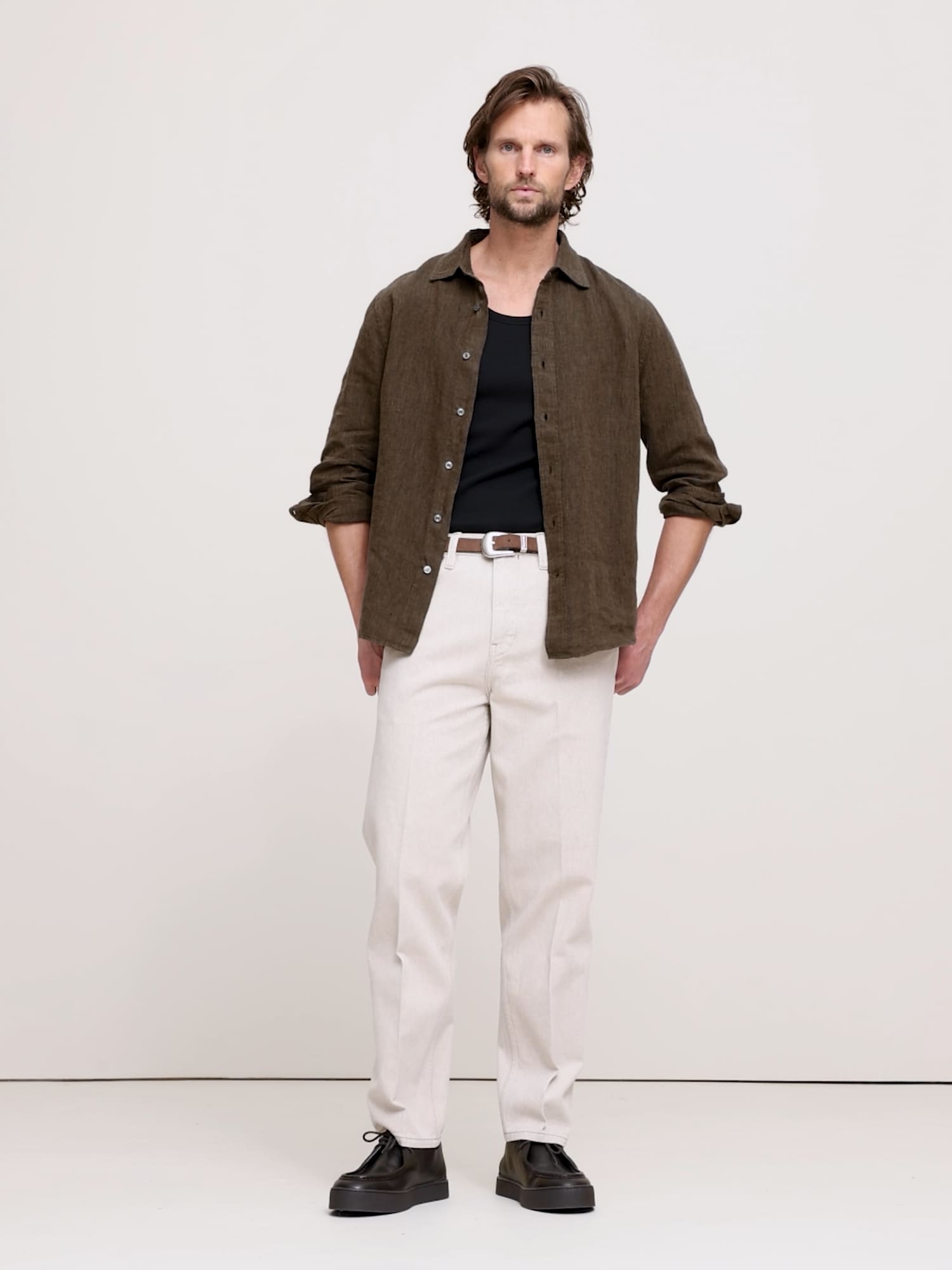L'image numéro 2 présente Chemise à coupe standard en lin