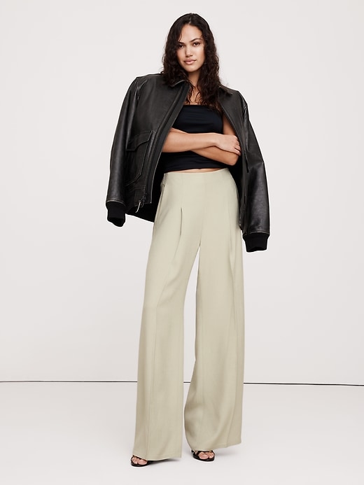 Ultra High-Rise Wide-Leg Drapey Twill Pant | Banana Republic