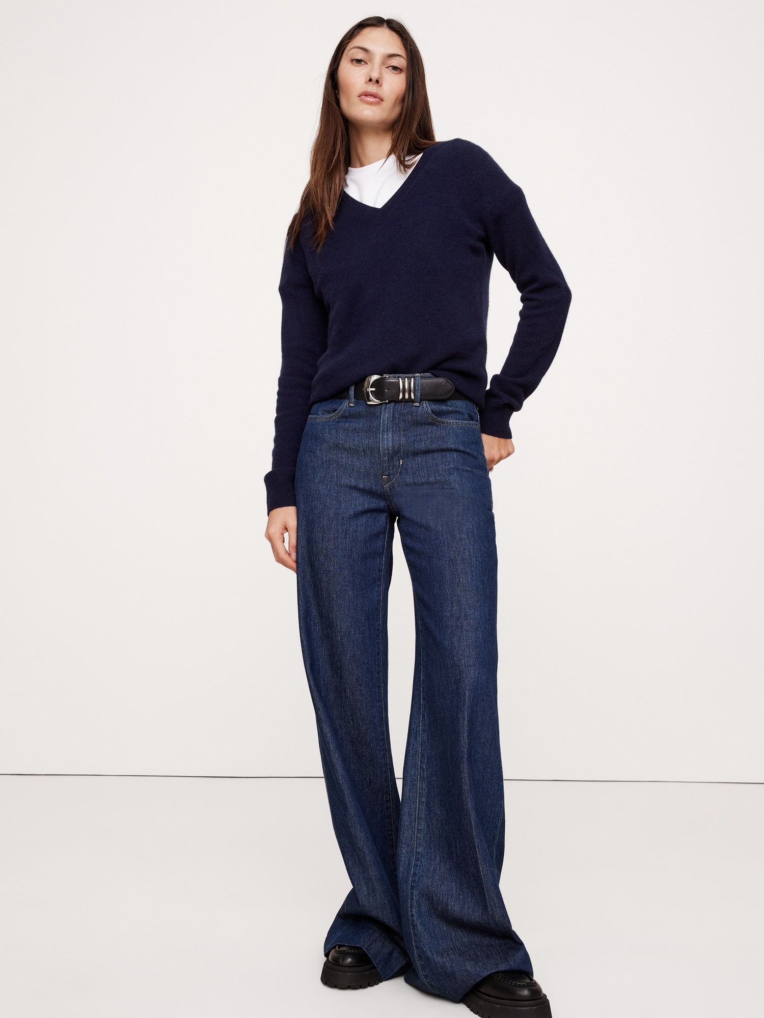 Lightweight Cashmere V-Neck Sweater