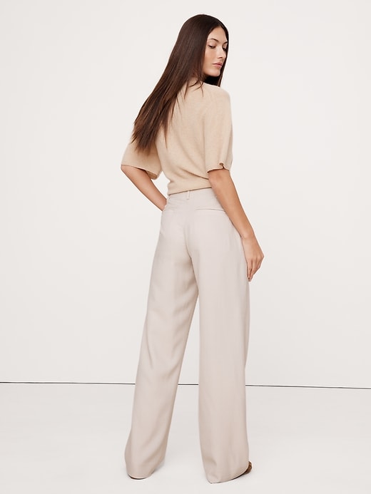 Mid-Rise Wide-Leg Drapey Twill Pant | Banana Republic