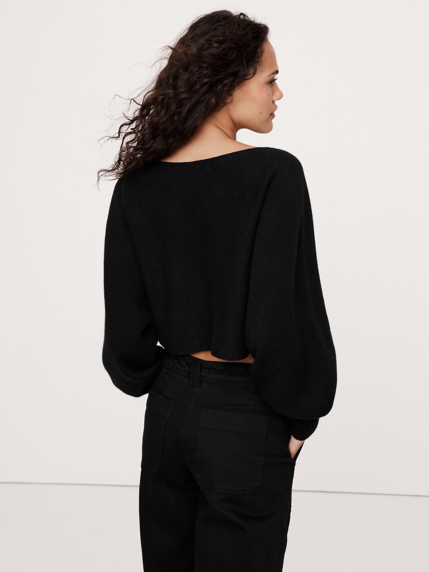 Midweight Cashmere Cropped Sweater