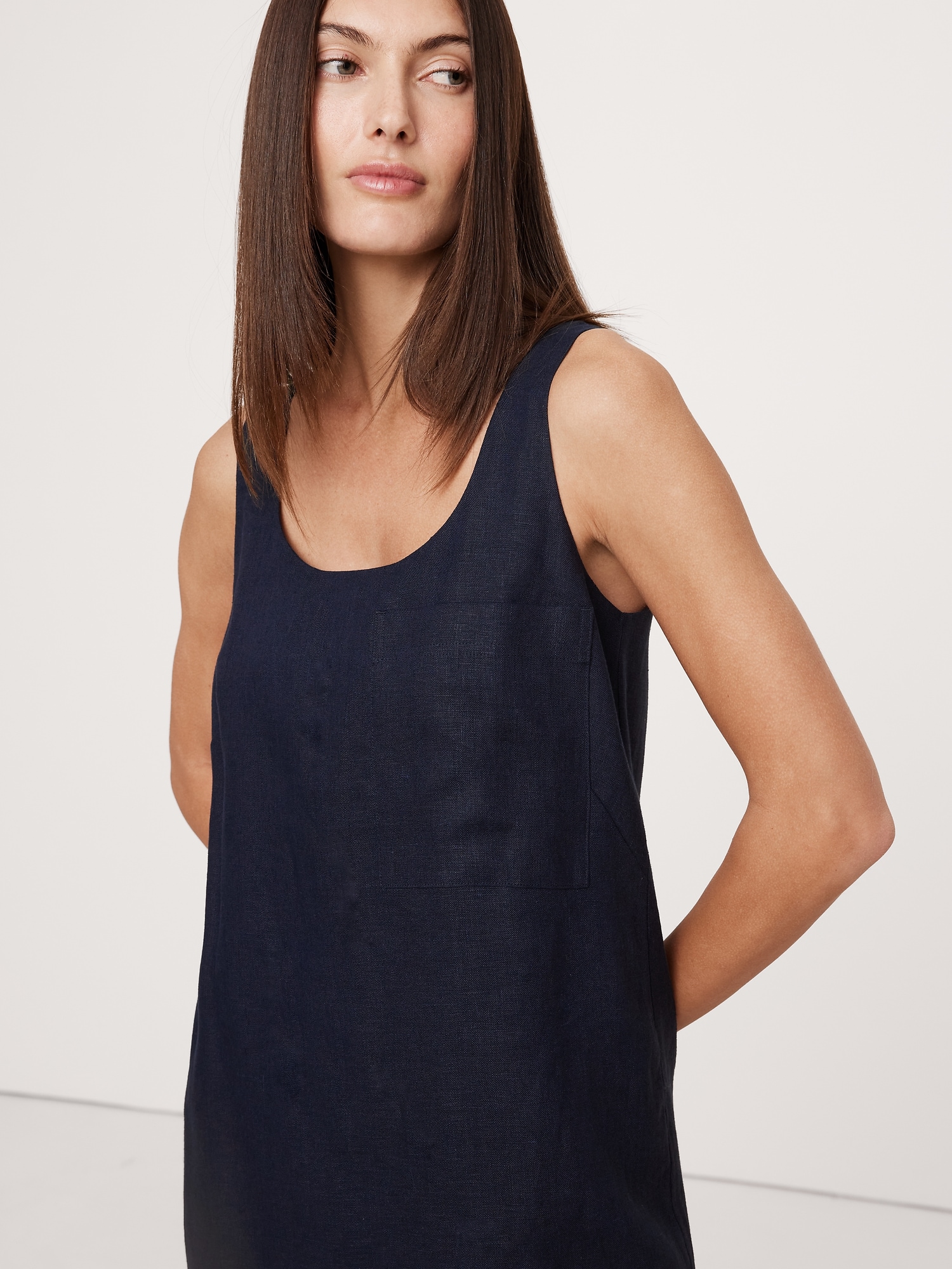 Linen Scoop-Neck Shift Dress