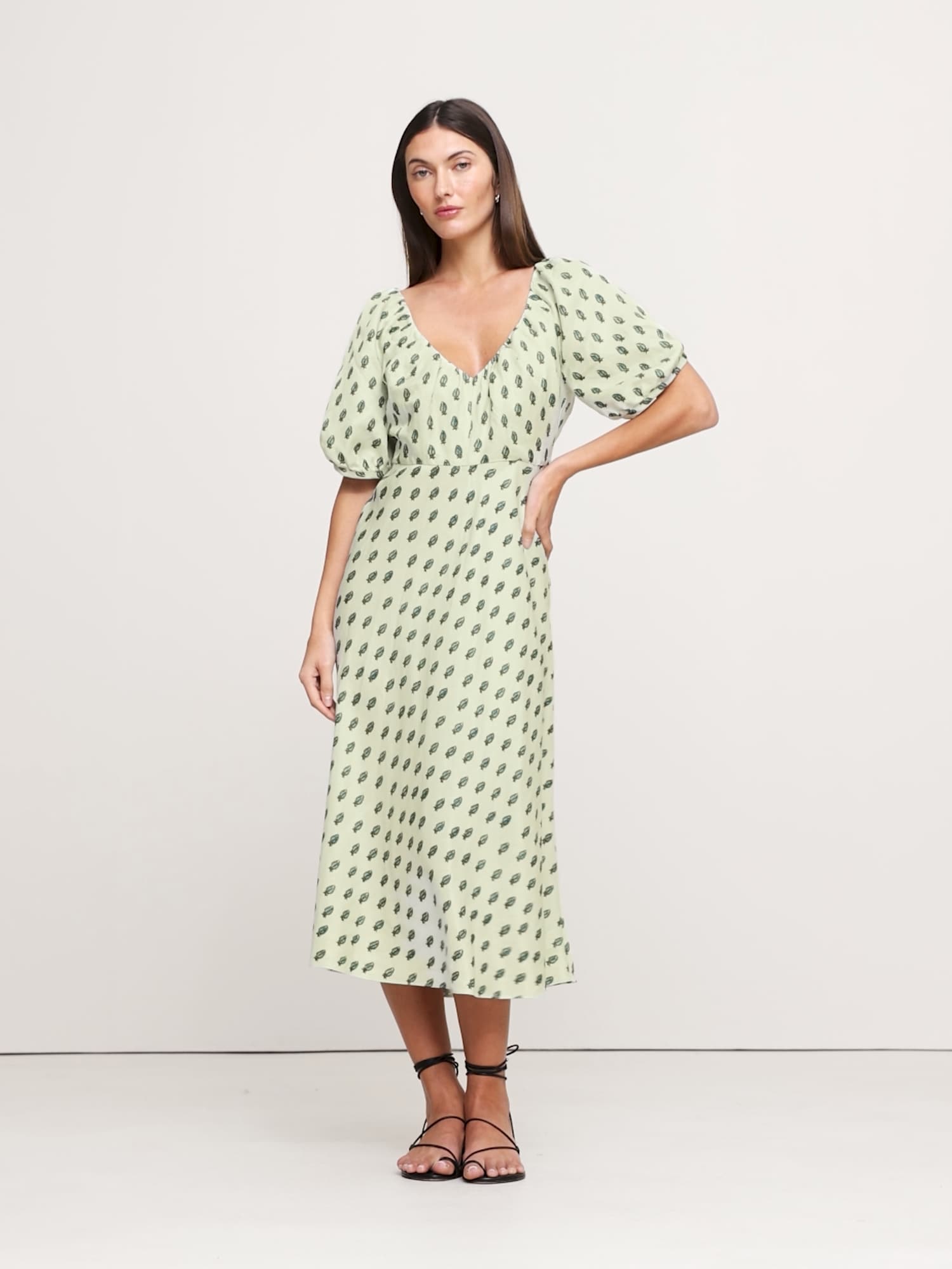 Image number 2 showing, Viscose-Linen Ruched Long Midi Dress