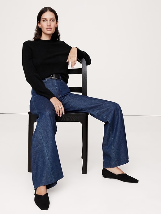 Lightweight Cashmere Crew-Neck Sweater | Banana Republic