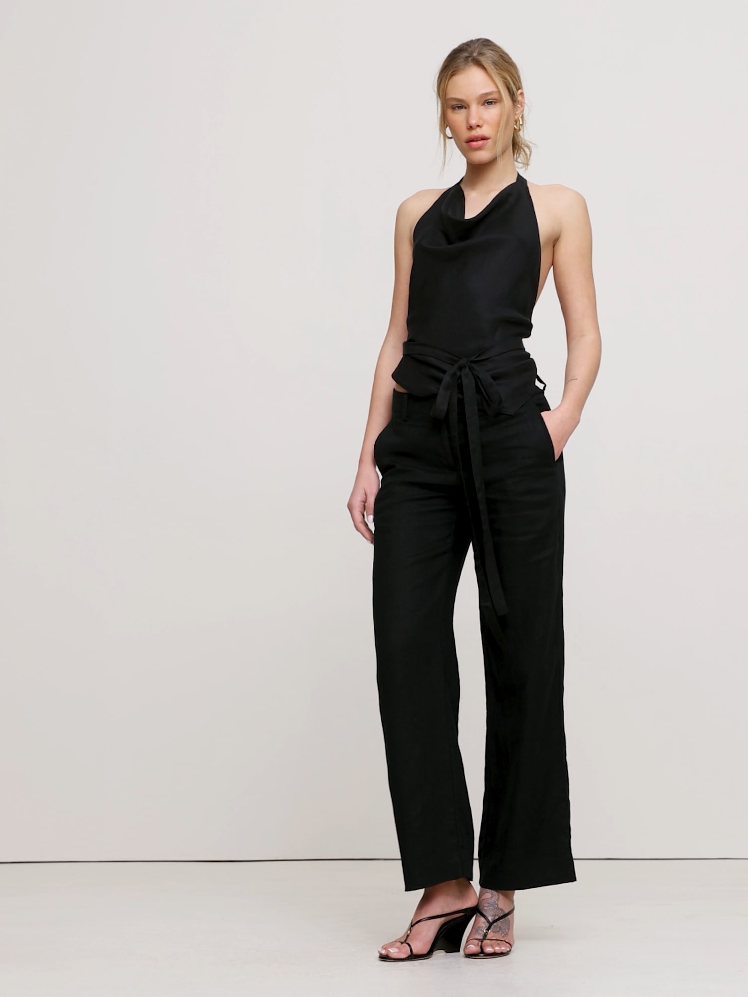 Image number 2 showing, Viscose-Linen Open-Back Halter Top
