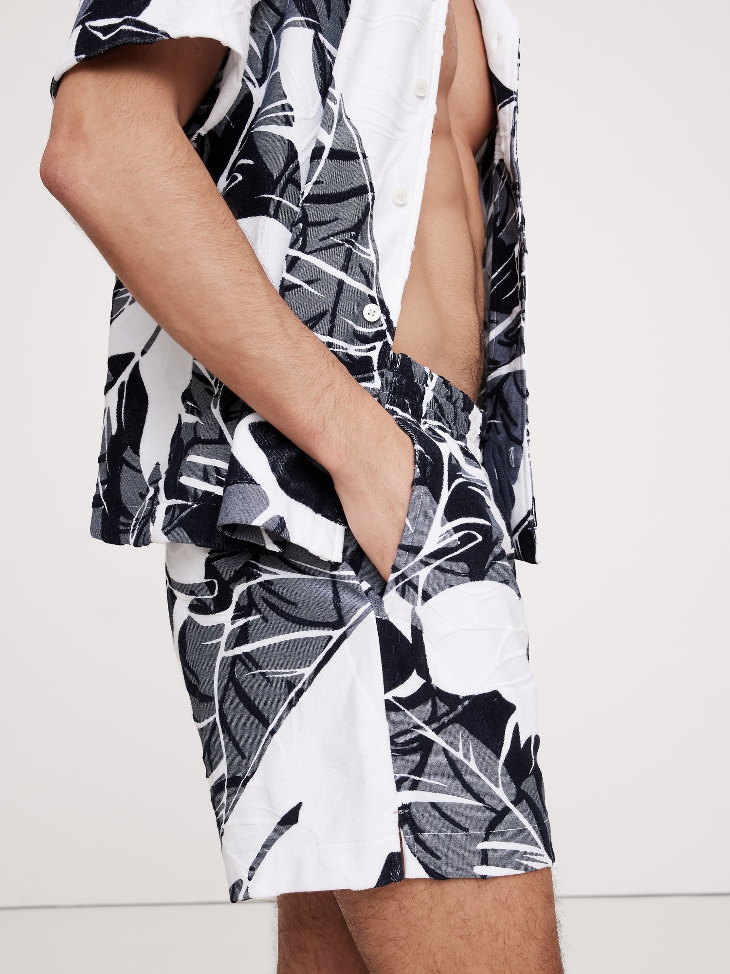 5" Floral Terry Pull-On Short