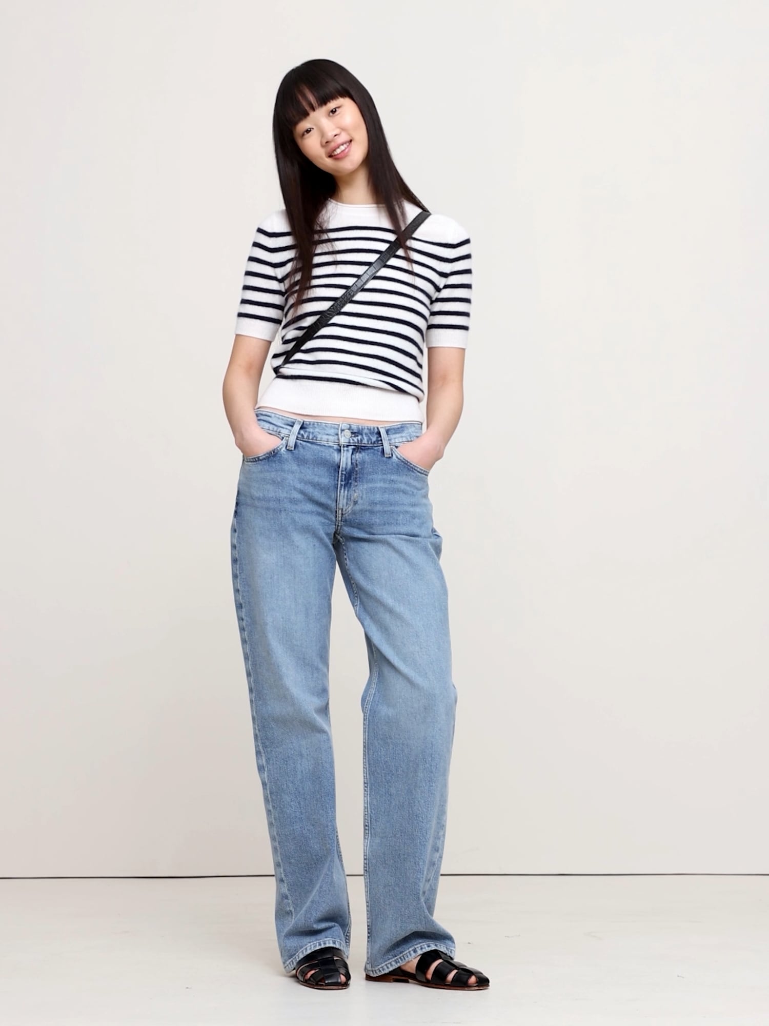L'image numéro 2 présente Jean ample à taille mi-basse des années 1990